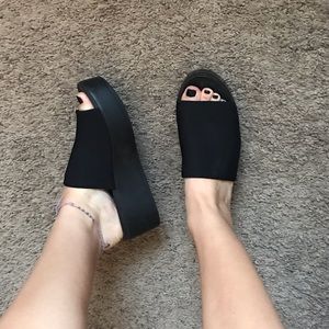 Platform sandals